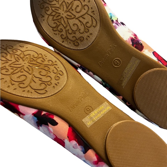 Ballet flats, floral, size 9, never worn - Picture 3 of 3